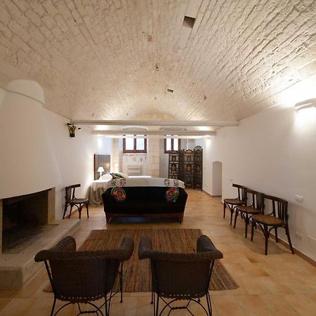 Bed and Breakfast Palazzo Agrusti - Residenza D'Epoca Альберобелло Экстерьер фото