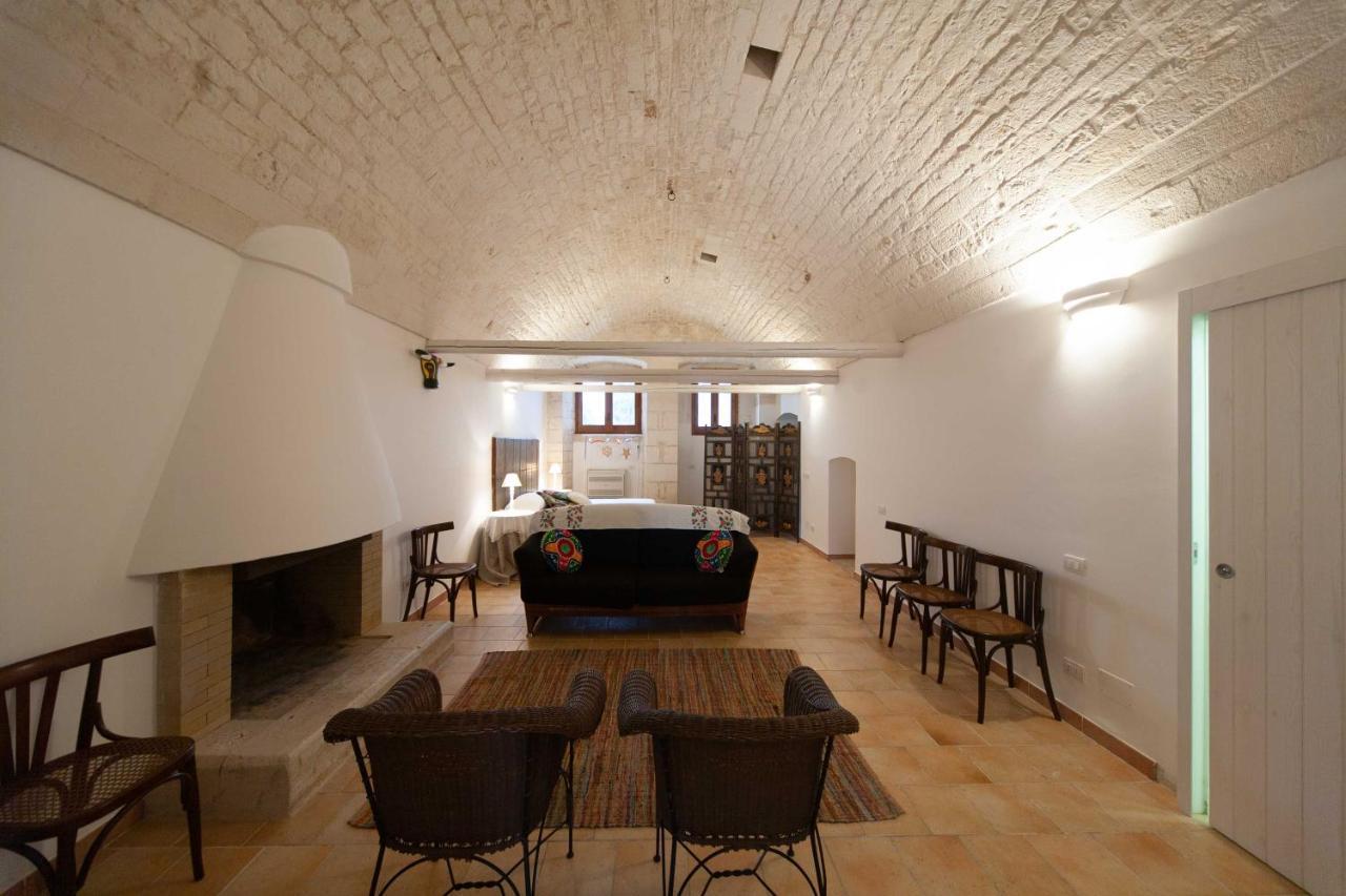 Bed and Breakfast Palazzo Agrusti - Residenza D'Epoca Альберобелло Экстерьер фото