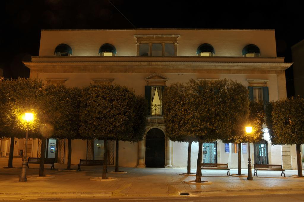 Bed and Breakfast Palazzo Agrusti - Residenza D'Epoca Альберобелло Экстерьер фото