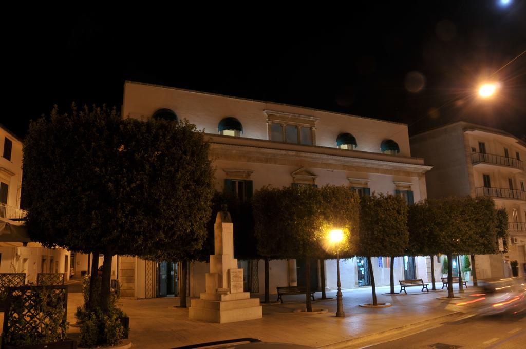 Bed and Breakfast Palazzo Agrusti - Residenza D'Epoca Альберобелло Экстерьер фото